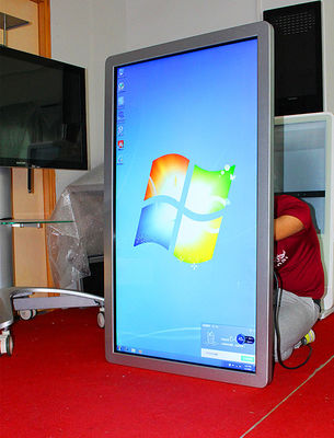 Pionowy kiosk Digital Signage 17 cali 32 cale 42 cale wbudowany I3 / I5 / I7 CPU WIFI dostawca